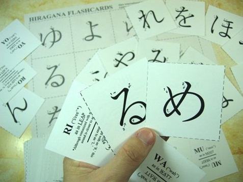 Học chữ cái tiếng Nhật hiệu quả qua flash card